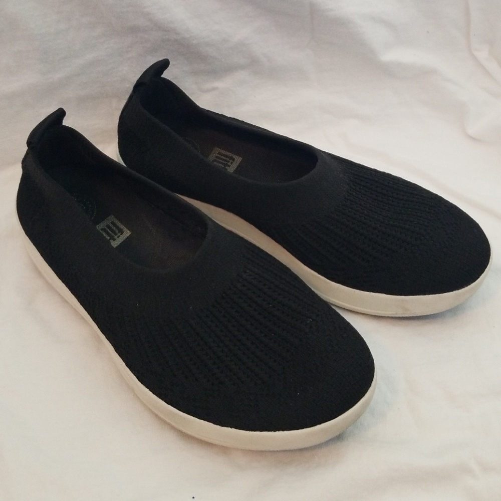 Used Ubernit black slip-on